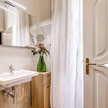 Smart Lux Veneto 招待所 2*